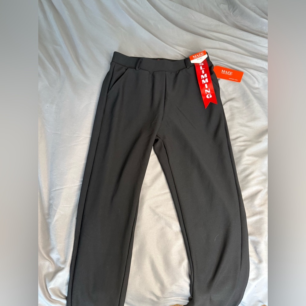 Maze Collection Scuba Pants Size: S
